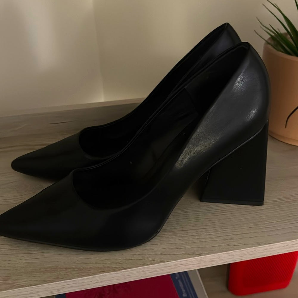 Women’s size 11 Nordstrom Rack Dress heels